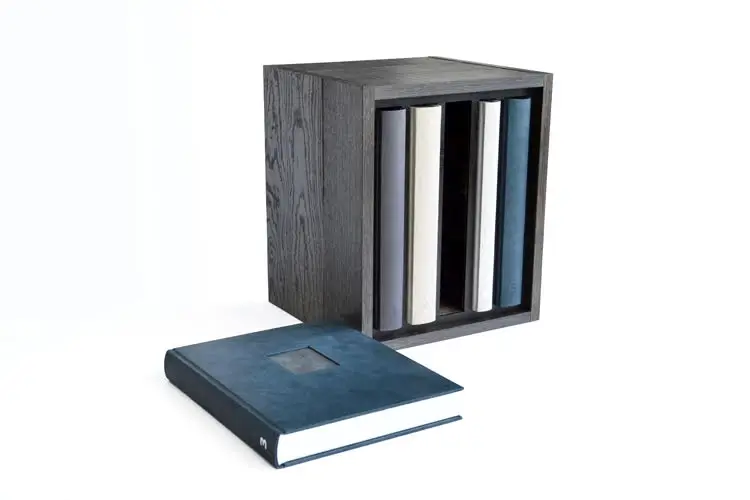 Coffret en bois de chêne des marais massif, finition brute.