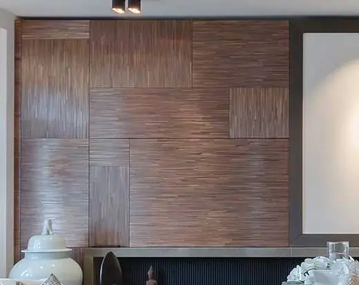 Ensemble de panneaux décoratifs en marqueterie de paille droite.