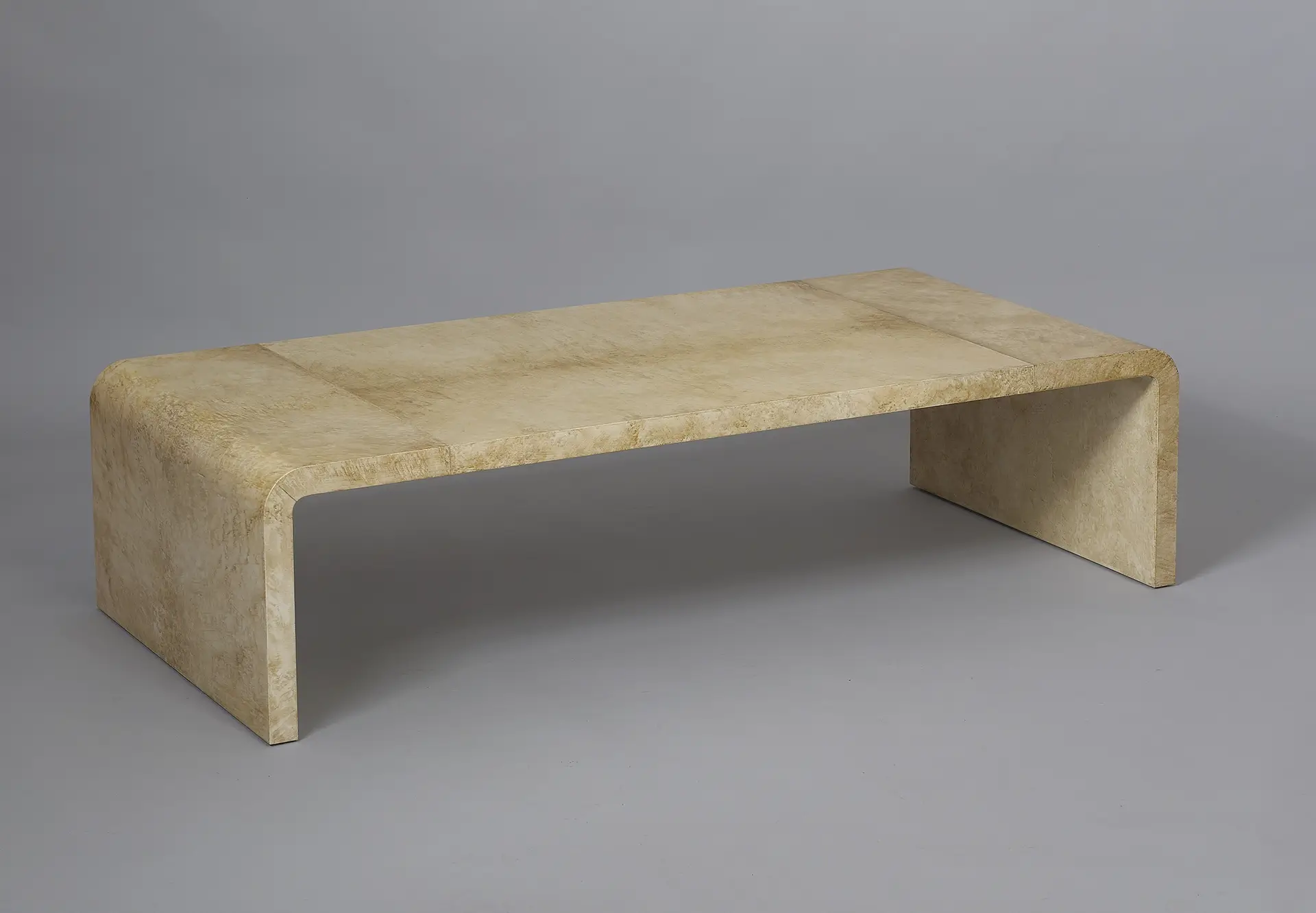 Bureau et table basse, en parchemin antique et galuchat.